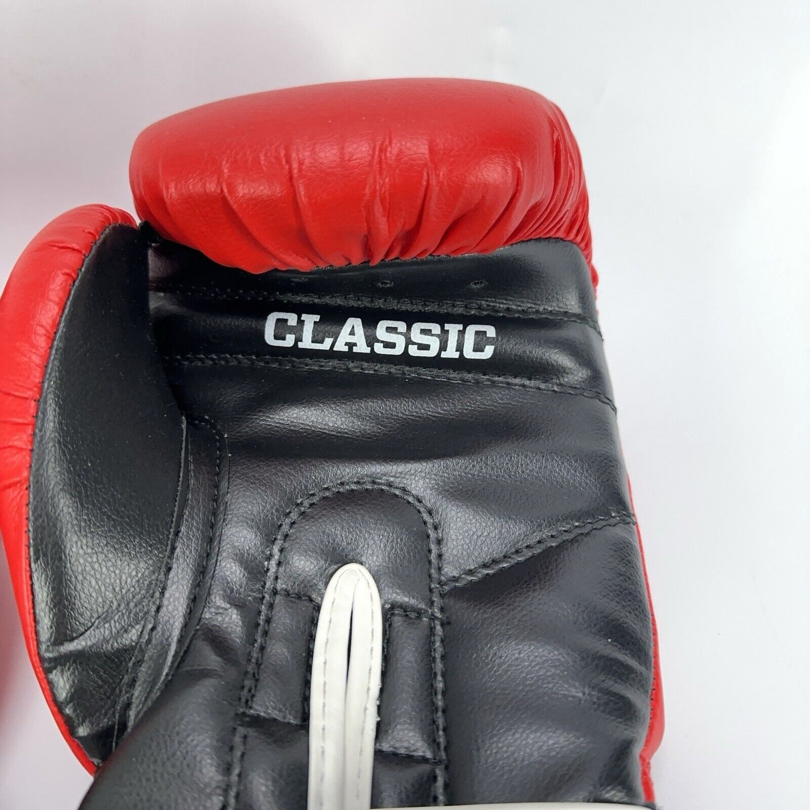 Title Boxing Classic Red 14 Oz 36 Boxing Gloves - Max Hook And Loop Training — image 4 of 8